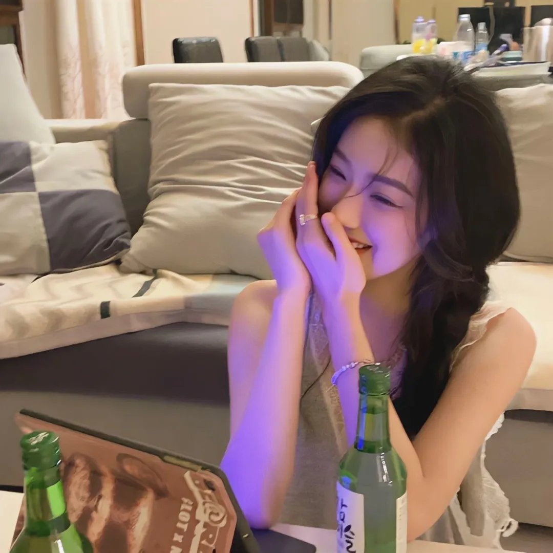 真人秀常驻录制现场起冲突，节目组紧急叫停，凌晨持续发酵